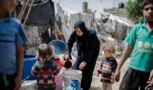 مساعدات غذائية.jpg