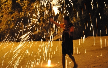 الالعاب النارية رمضان أطفال